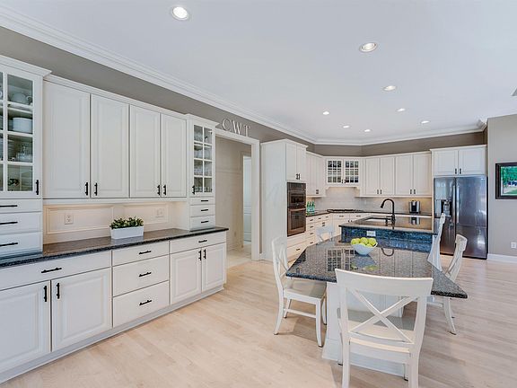 5th image of 5370 Lynbrook Ln