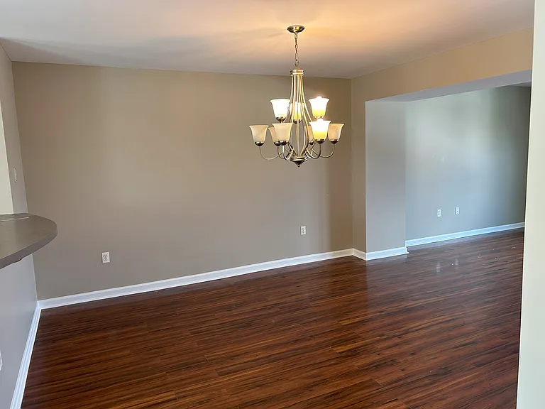 109 Cityview Ave — Photo 3