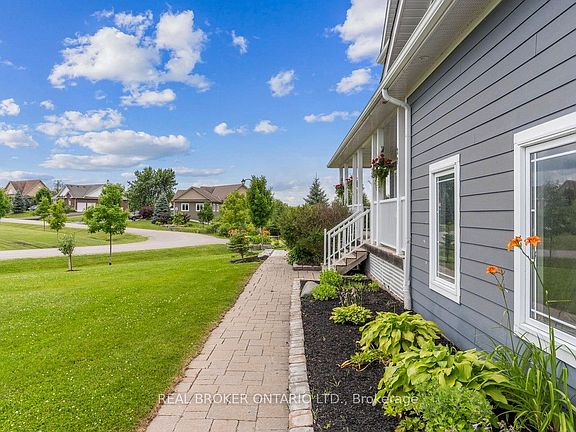 3rd image of 27 Bagshaw Cres