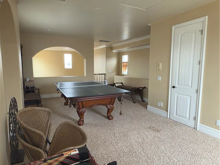 211 Chicago Ave — Photo 22