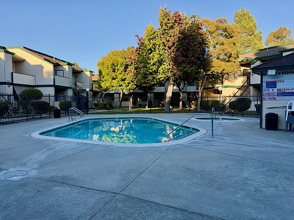 2nd image of 3018 Flint St #64