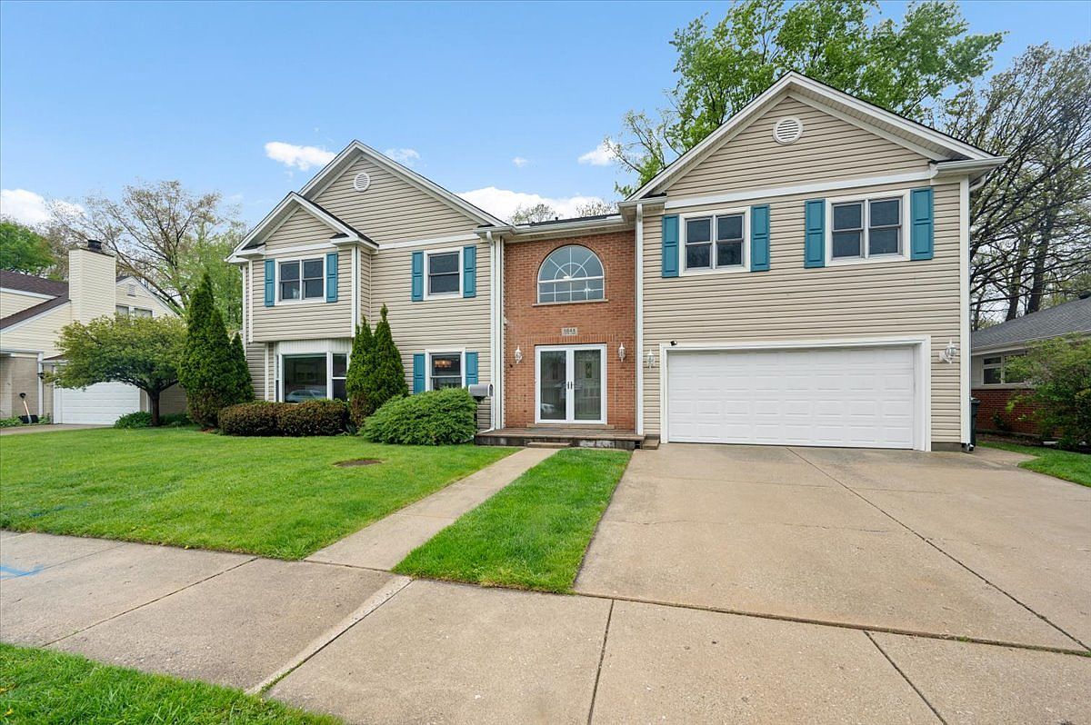 5844 Capri Ln