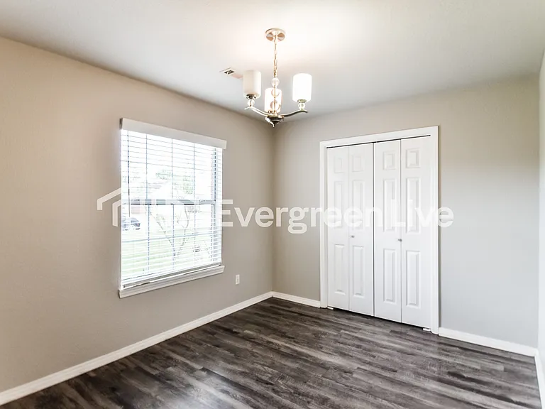 104 S Michael St — Photo 9