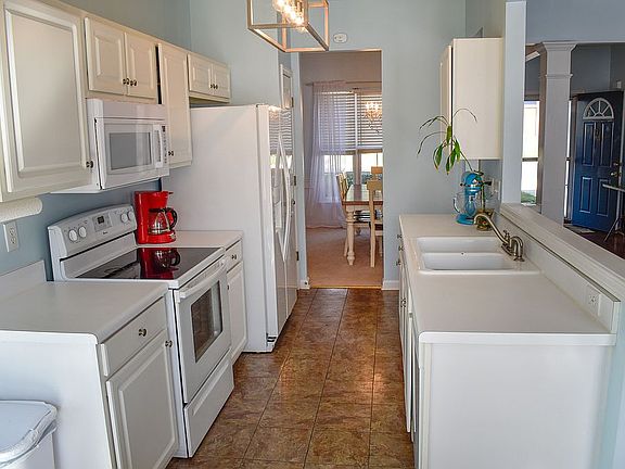 4th image of 130 Waterford Park Dr