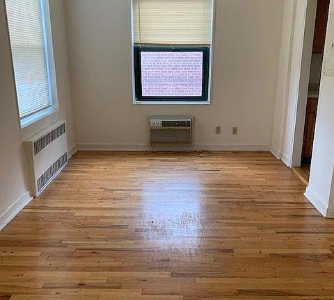 2nd image of 98A Hoyt St #5J