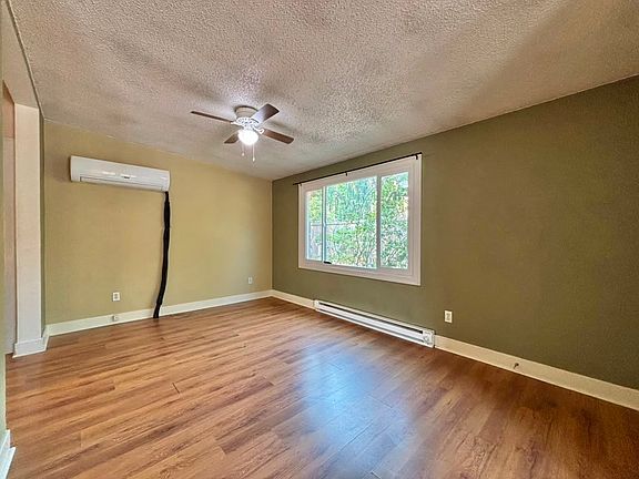 5th image of 1635 W Pacific Ave #A