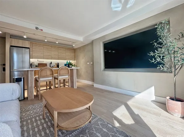 229 Paoakalani Ave #710, Honolulu, HI 96815