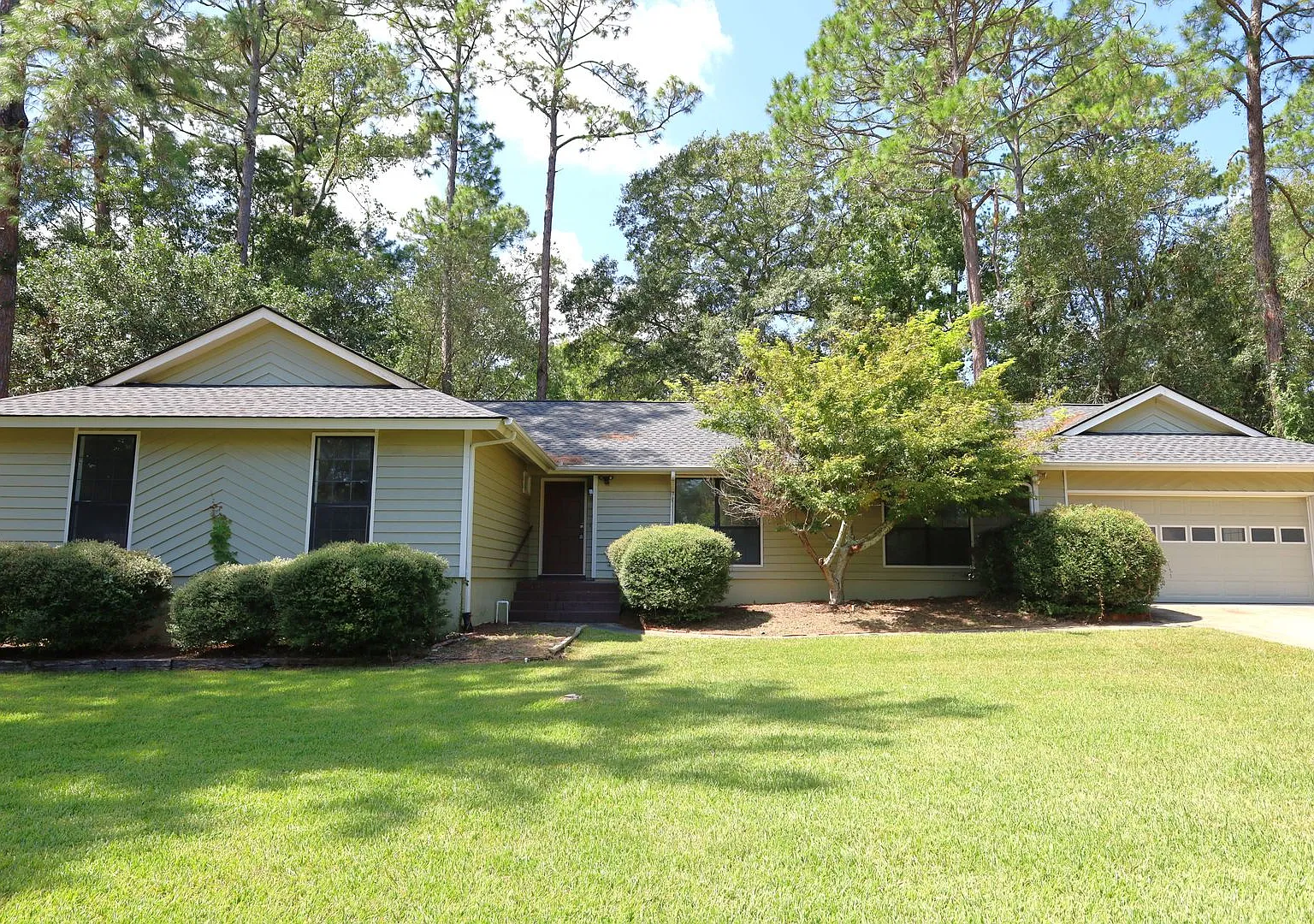 2208 Northwood Circle — Photo 1