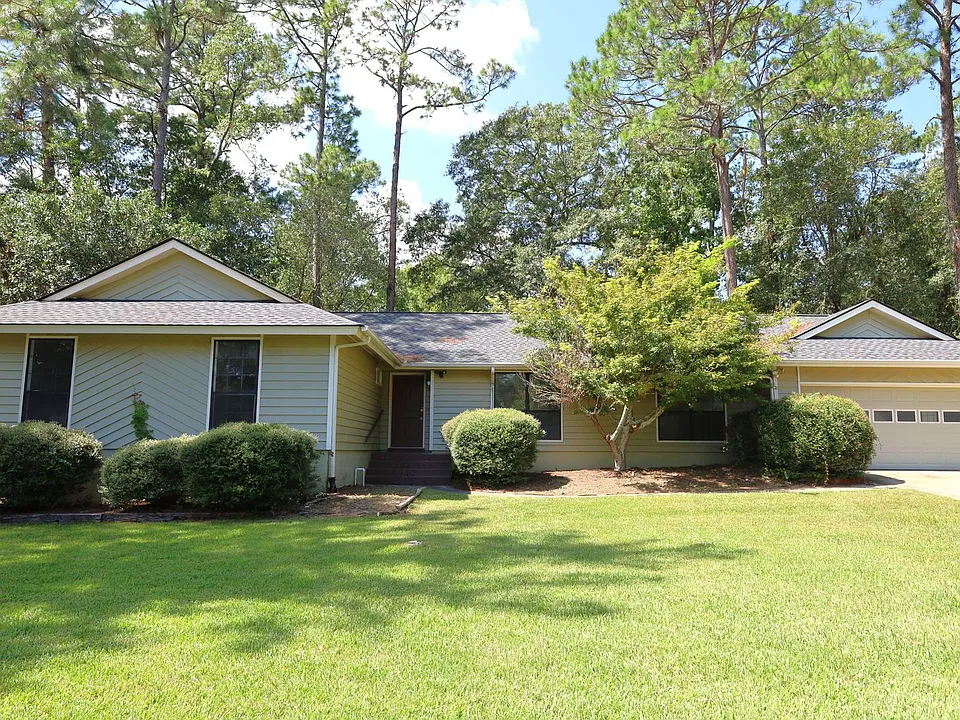 2208 Northwood Cir