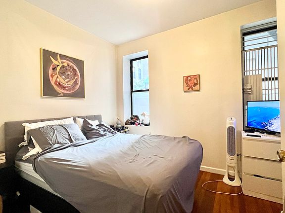 2nd image of 714 Amsterdam Ave APT 1
