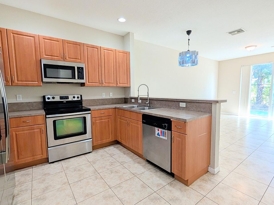 1st image of 1416 NW 34th Way