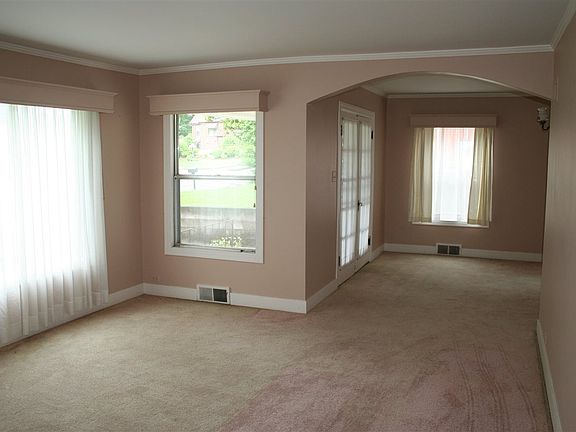4th image of 431 Light St