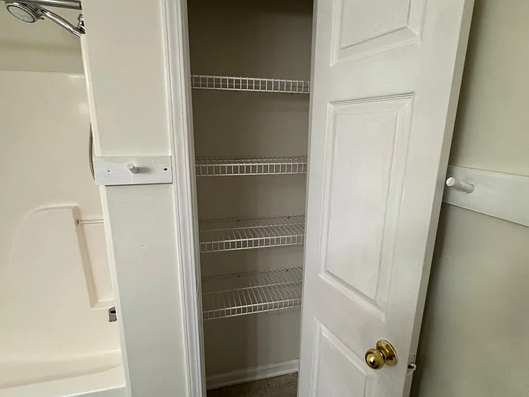 504 Thames Cir — Photo 20