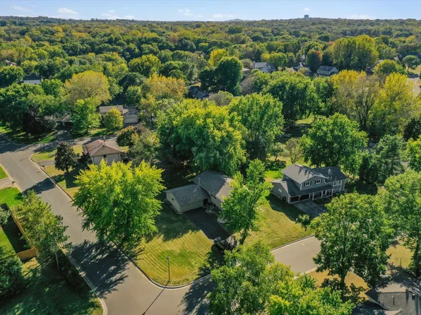 3205 E 125th St, Burnsville, MN 55337