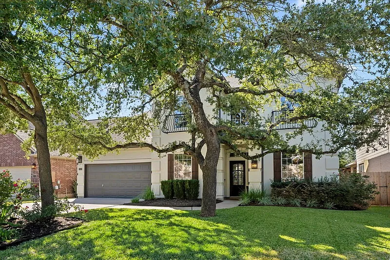5 bed, 4.0 bath, 4117 sqft, $4,999 — Photo 3