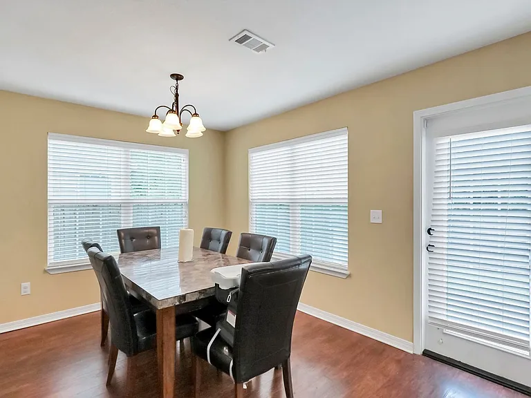 220 Wainwright Dr — Photo 19