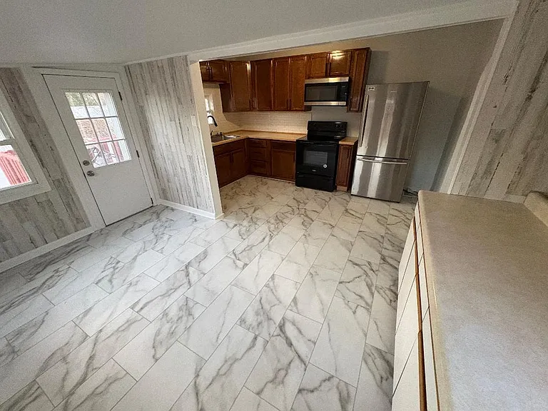 11038 Gertrude Ave — Photo 4