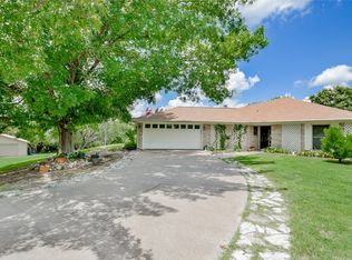 300 Saddleview Ct, Granbury, TX 76048