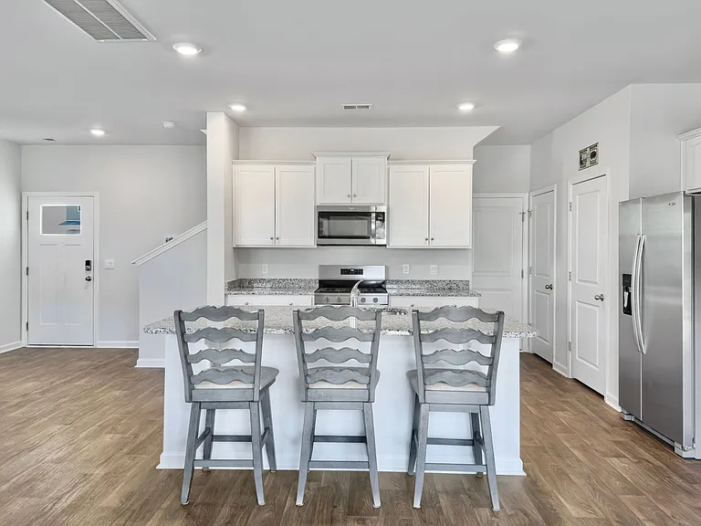 298 Watersglen Dr — Photo 15