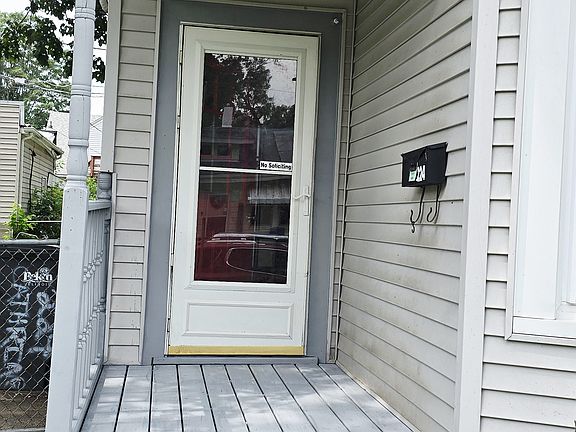 4th image of 224 Catherine St