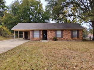5740 Cherokee Dr, Horn Lake, MS 38637