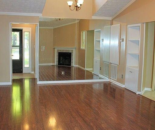 3rd image of 5965 Carmel Dr