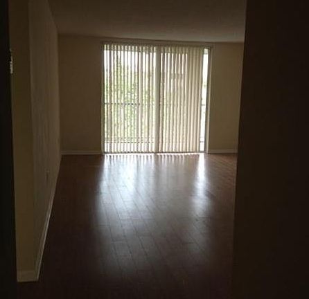 4th image of 6940 Miami Gardens Dr #1421