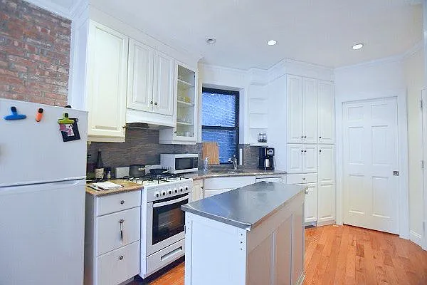 Rented by Bold New York | media 6