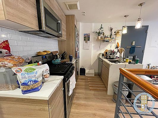 5th image of 171 Hancock St APT 1