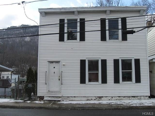 1st image of 82 West St