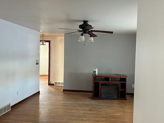 3rd image of 60 Dreyer Ave