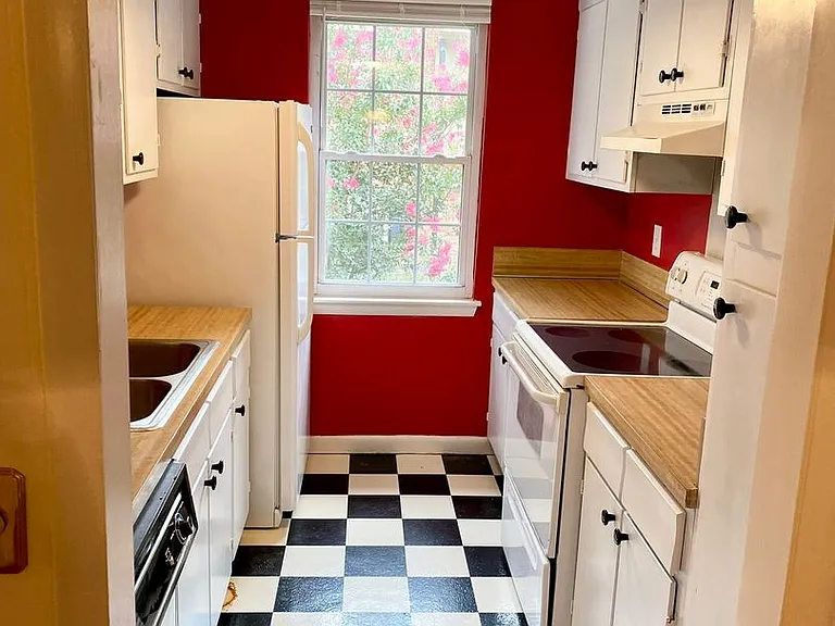 544 Wimbledon Ct — Photo 7