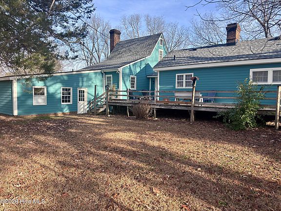 4th image of 208 N Sycamore Street