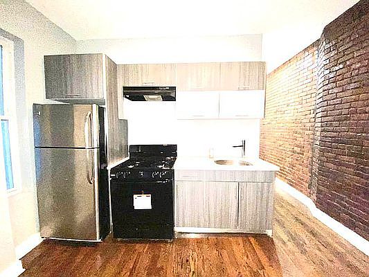 3rd image of 644 Lafayette Ave #2A