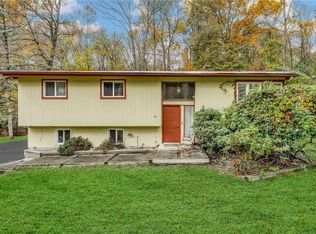 43 Regina Rd, Airmont, NY 10952
