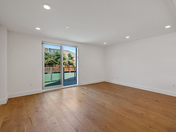 5th image of 1450 15th St #201