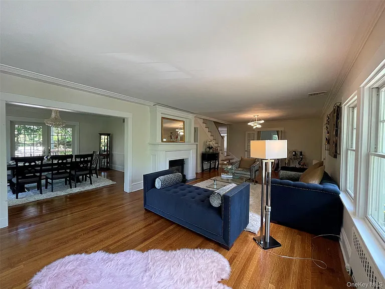 38 Gedney Park Dr — Photo 3