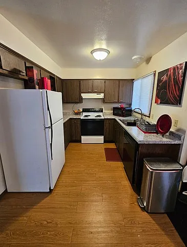 11106 W Maple Ln — Photo 12