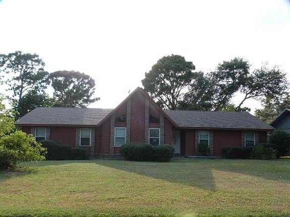 2nd image of 995 Great Oaks Dr