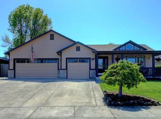 2790 Oakview Ave, Central Pt, OR