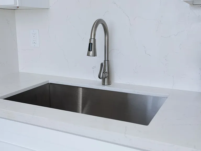 149 S Los Robles Ave — Photo 14