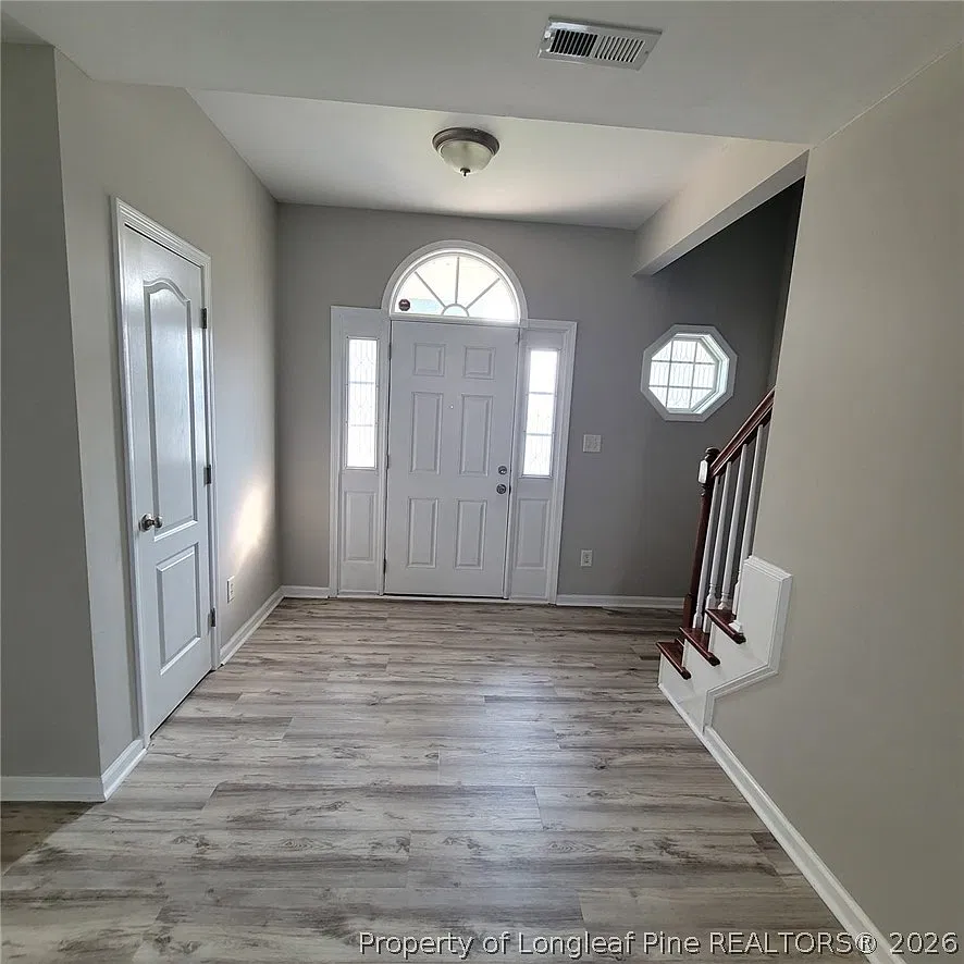 4 bed, 3.0 bath, 2326 sqft, $2,400 — Photo 3
