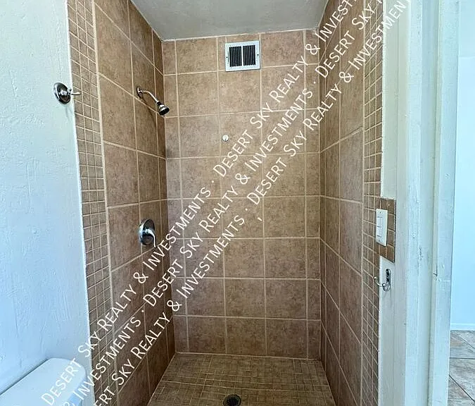 2030 Chilton Dr — Photo 24