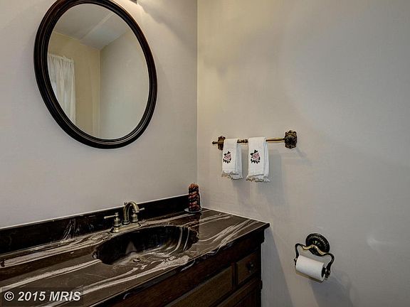 5th image of 632 Crocus Dr