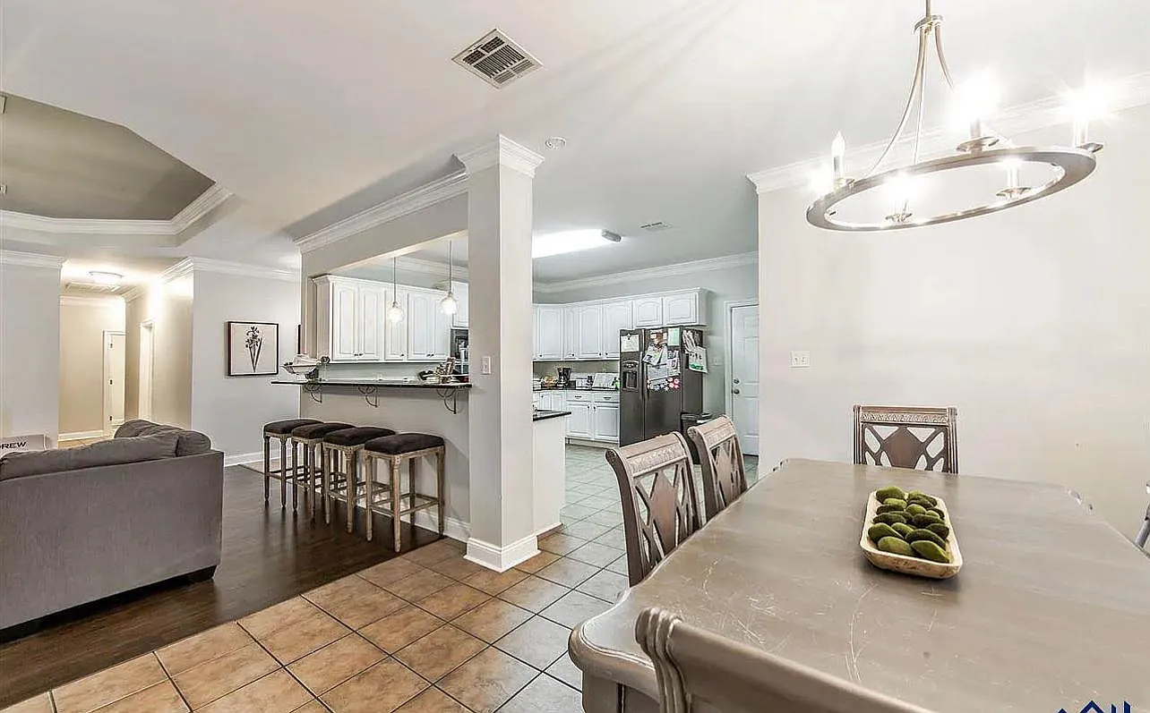 3 bed, 1733 sqft, $2,250 — Photo 3