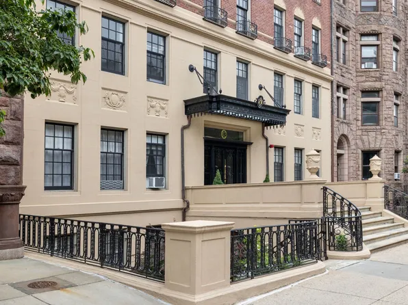 180 Commonwealth Ave APT 14, Boston, MA 02116