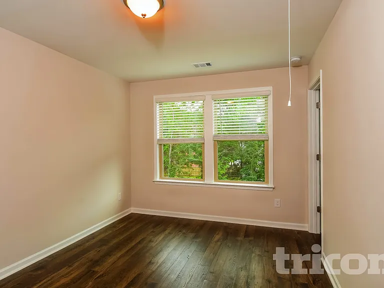 148 Chapelcrest Ln — Photo 8
