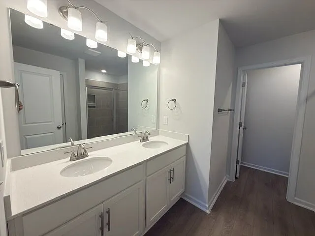 121 Bartlett Dr — Photo 22