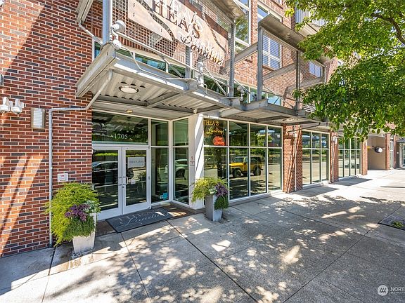 2nd image of 1705 Dock Street #553
