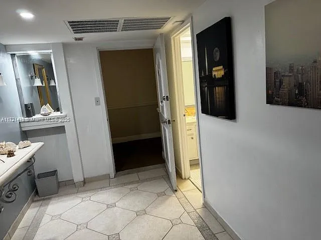 5401 Collins Ave #430 — Photo 19